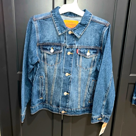 Levi's Other - 2/$15! Levi’s nwt button down jean jacket